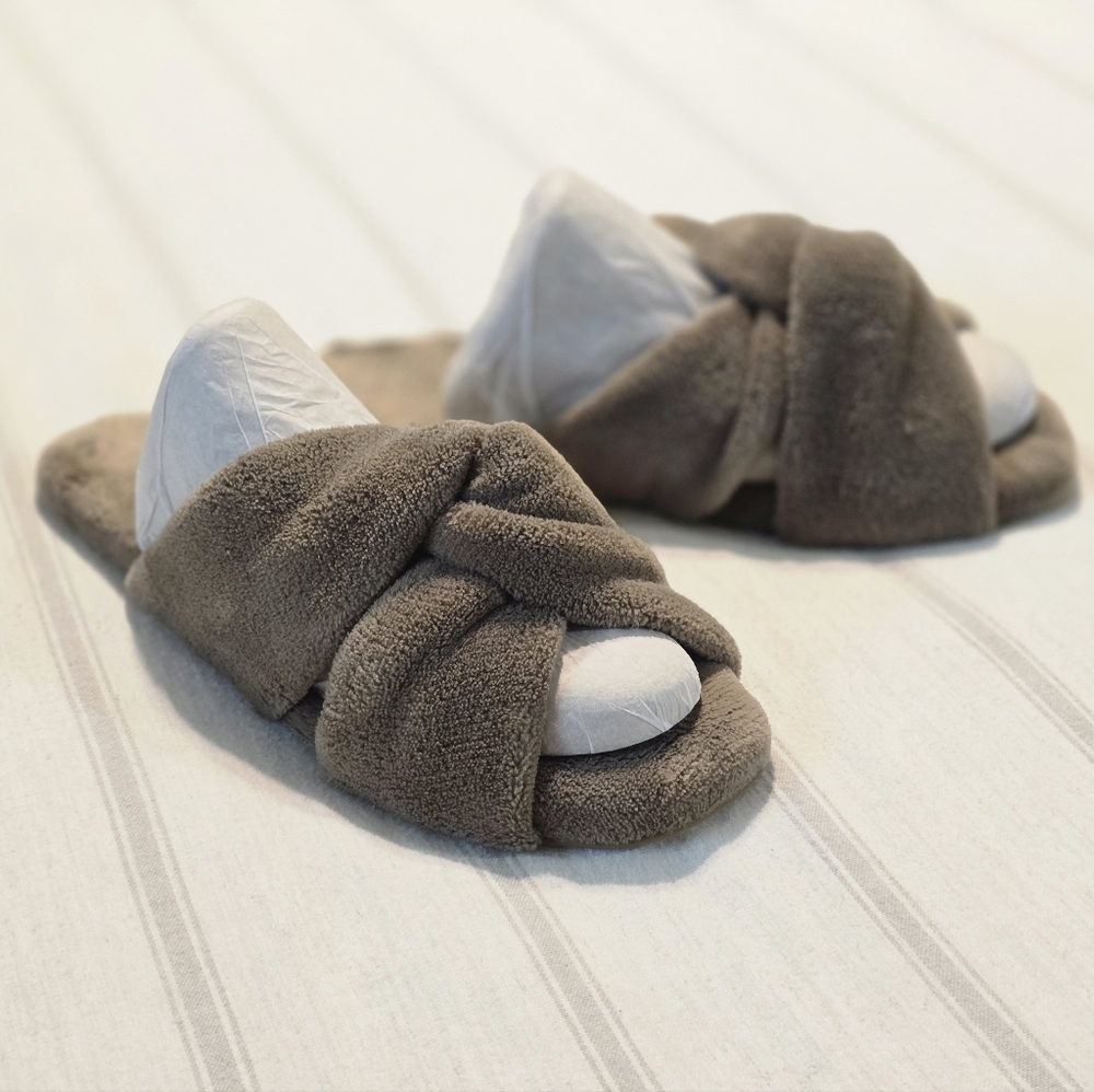 Banana Republic Slippers